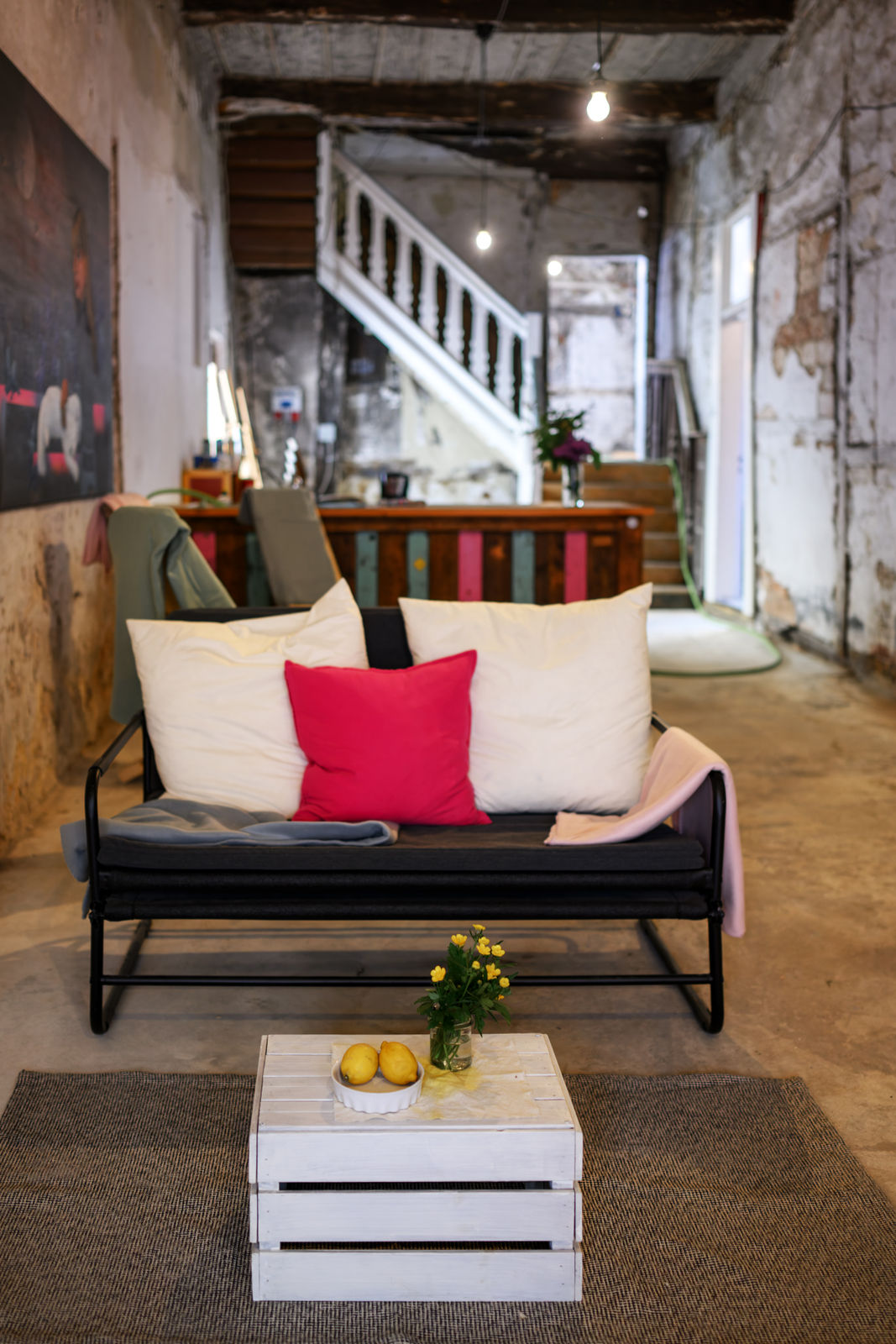 Innenansicht Sofa Baumgartenstr. 6 Eröffnung Färbergarten_Foto: Oldenburger Kunstschule/ I. Mittwollen