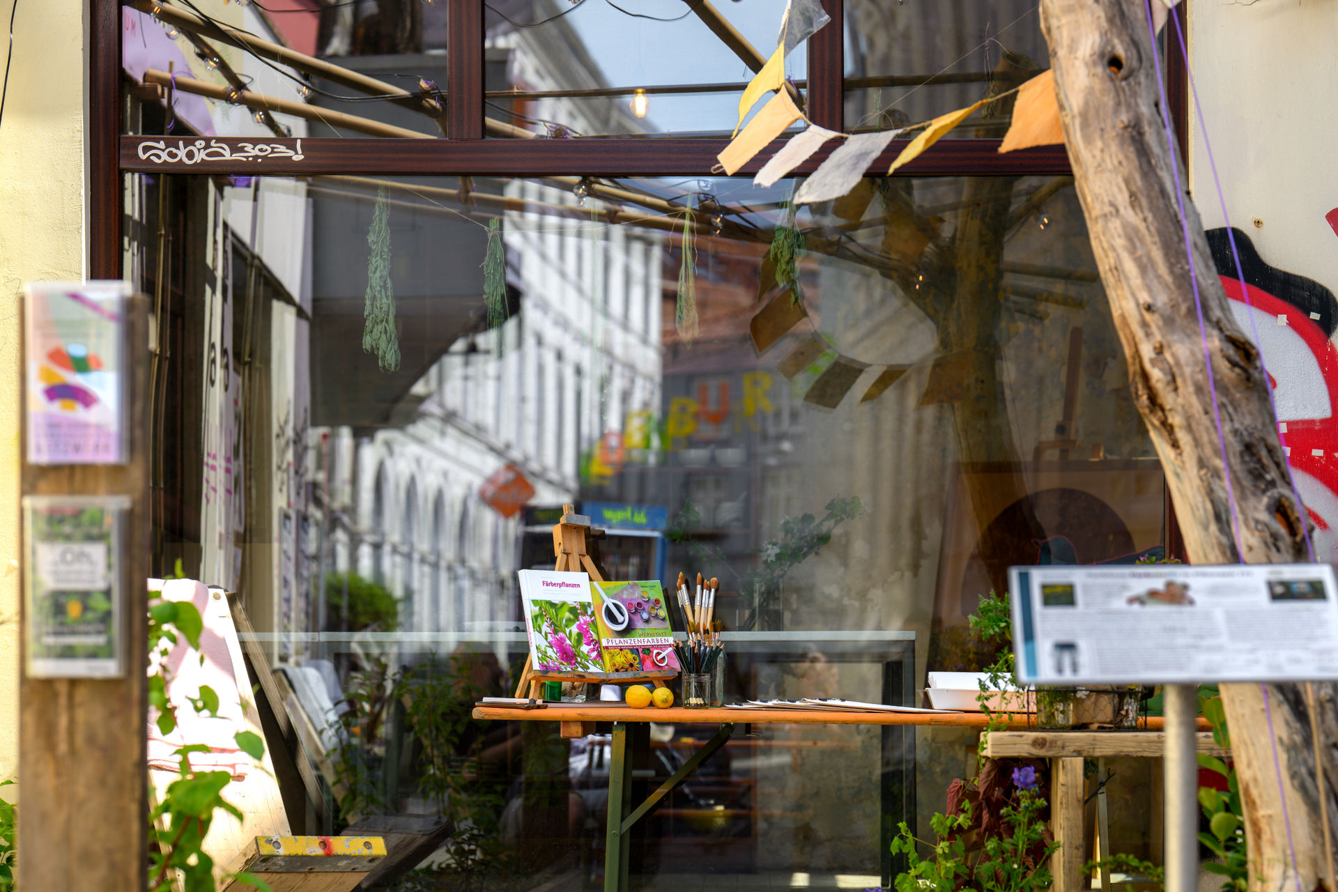 Schaufensteransicht Baumgartenstr. 6 Färbergarten Eröffnung_Foto: Oldenburger Kunstschule/ I. Mittwollen
