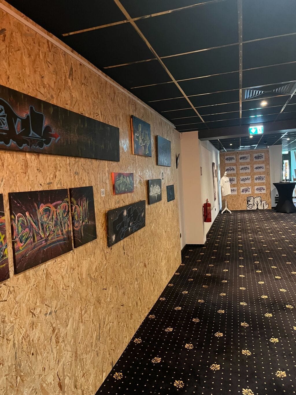 Ansicht Ausstellung CODY SENDET EIN LEBENSZEICHEN