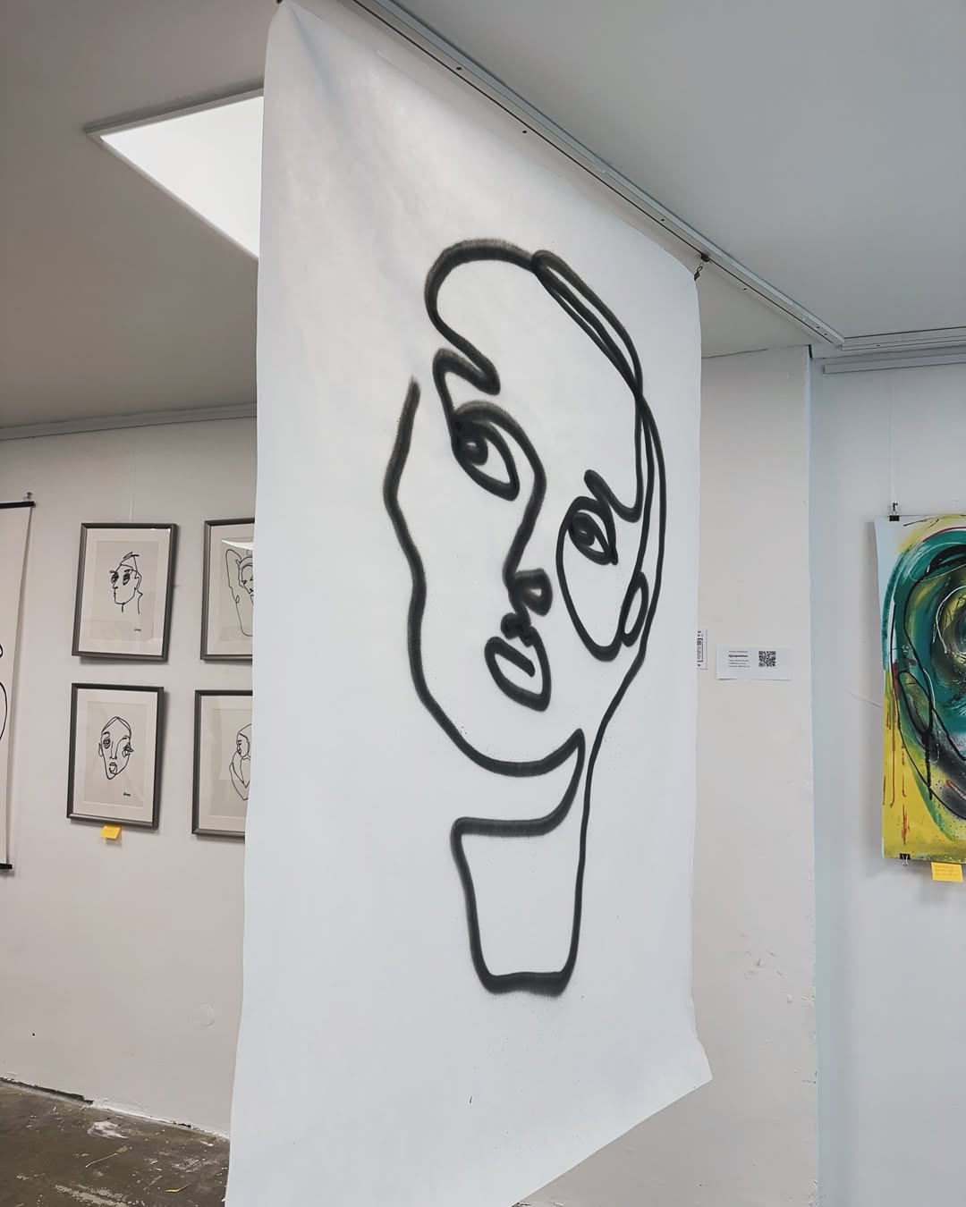 Ausstellungsansicht "Zwei Zeiten, ein Ich" von Anna Tenge & Christine Mühlberger
